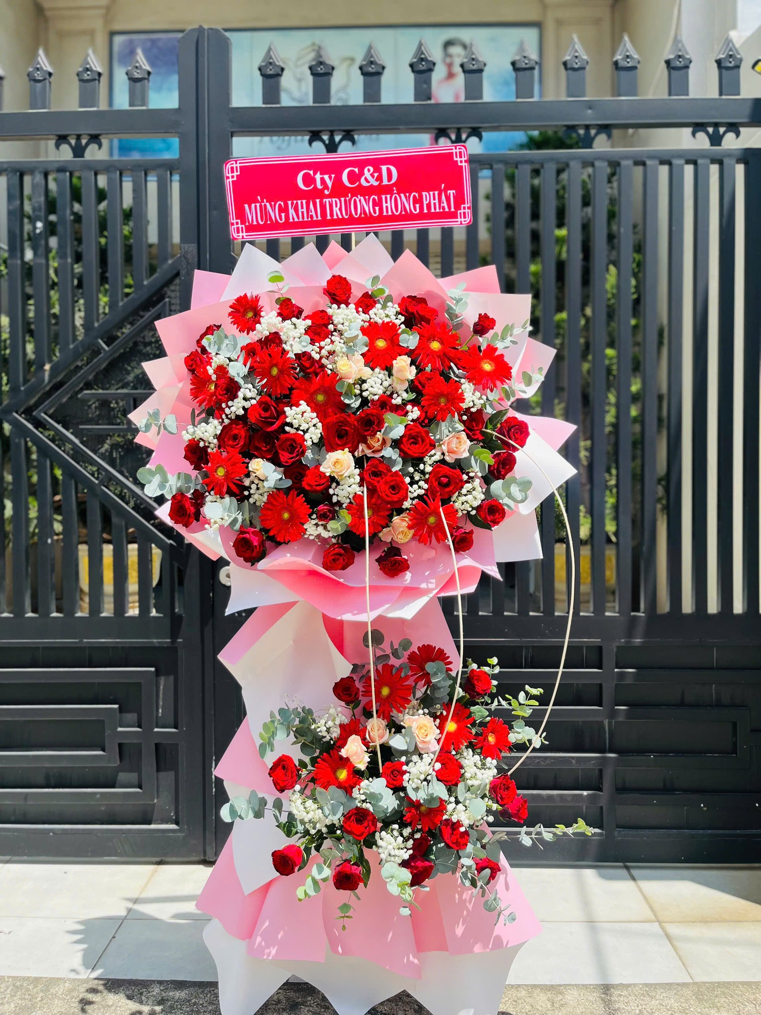 Kệ hoa khai trương