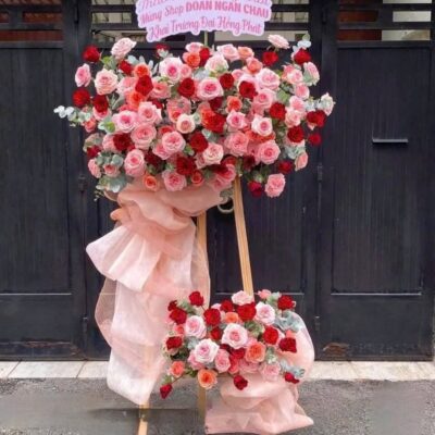 Kệ hoa khai trương