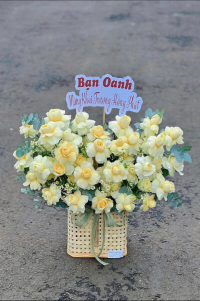 Giỏ hoa chúc mừng – Giao nhanh trong ngày