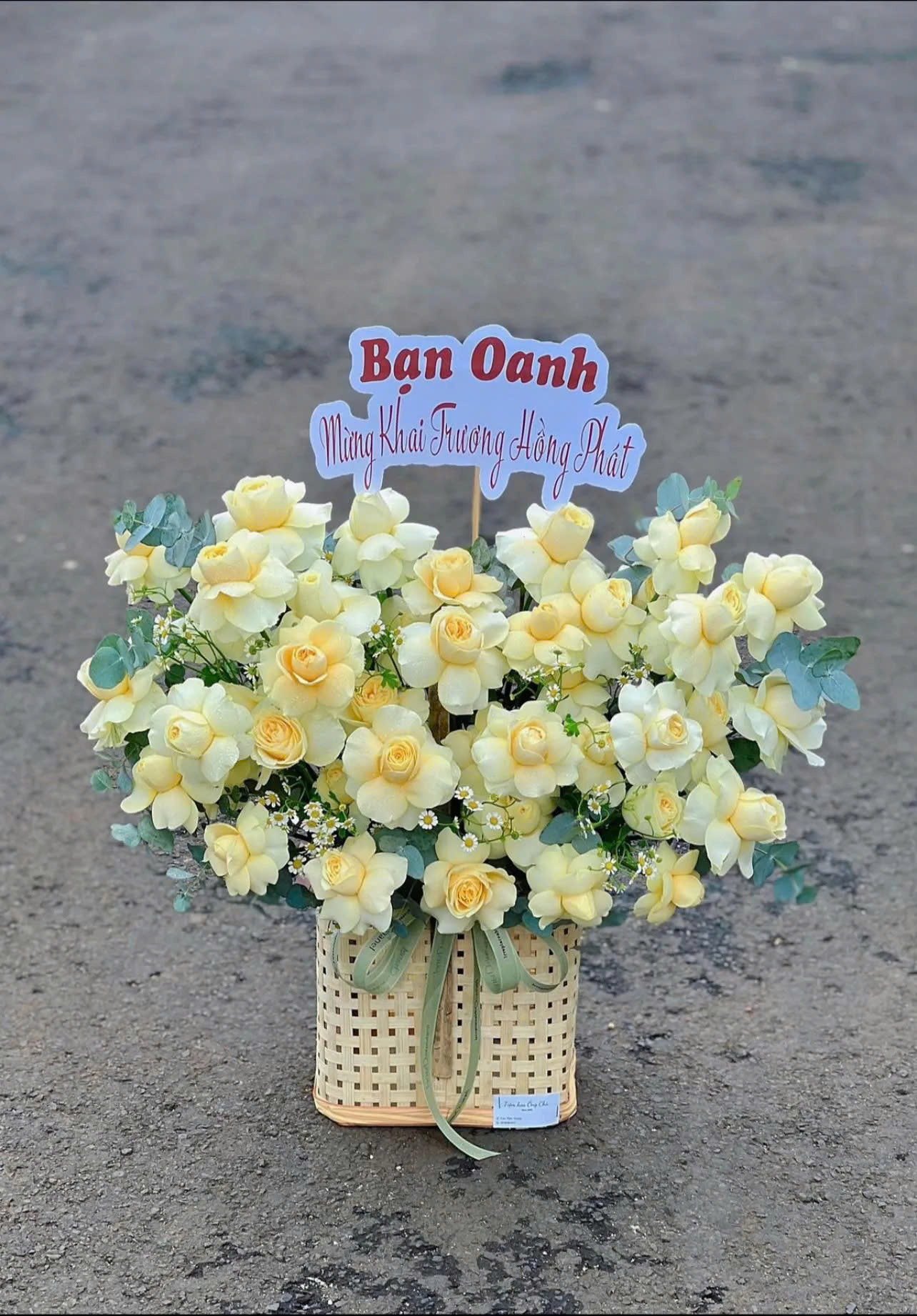 Giỏ hoa chúc mừng – Giao nhanh trong ngày