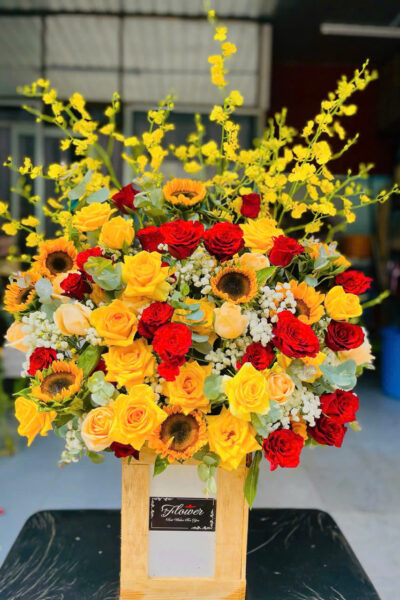 Giỏ hoa chúc mừng – Giao nhanh trong ngày