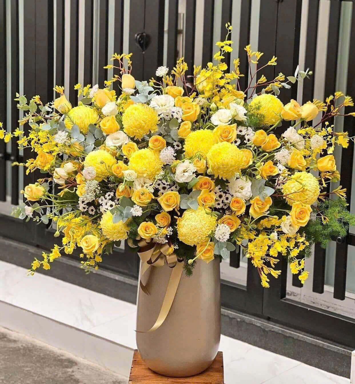 Giỏ hoa chúc mừng – Giao nhanh trong ngày