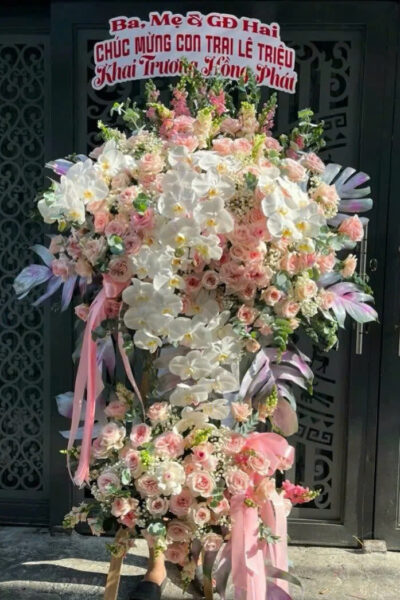 Kệ hoa khai trương