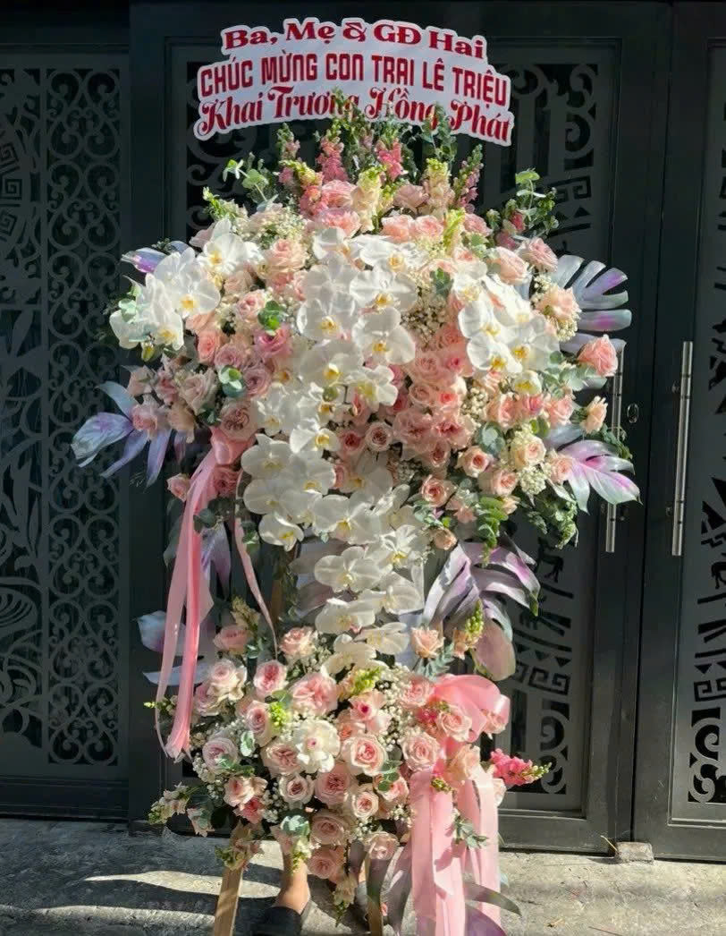 Kệ hoa khai trương